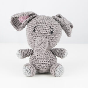 Amigurumi de crochet de 15 cm con forma de elefante y trompa color gris